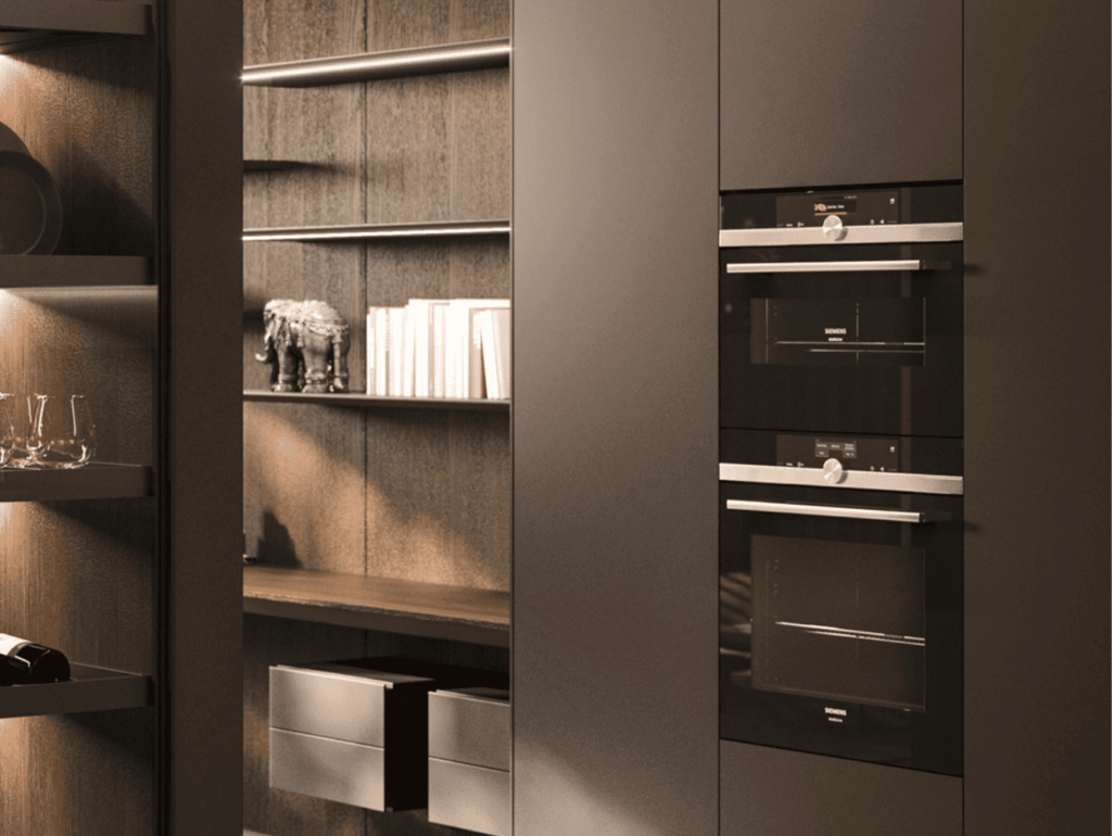 Armario columna de cocina usado como despensa y para electrodomésticos